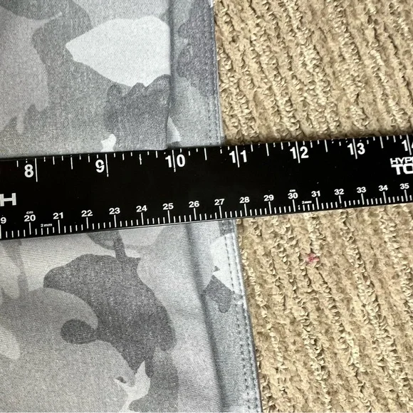 Athleta women’s grey camouflage print high rise leggings MT - Picture 8 of 10